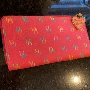 Dooney and Bourke full zipper wallet- pink